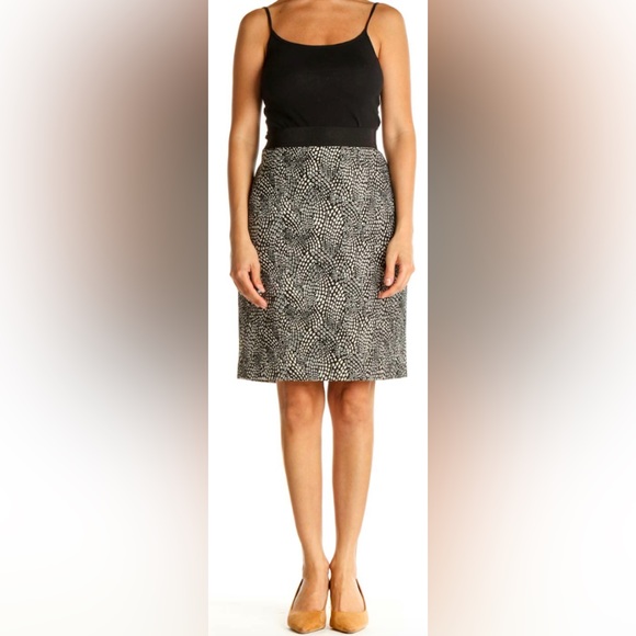 ANN TAYLOR Knit Knee High Waisted Pencil Skirt Mosaic print Black/white. (S) - Picture 4 of 16